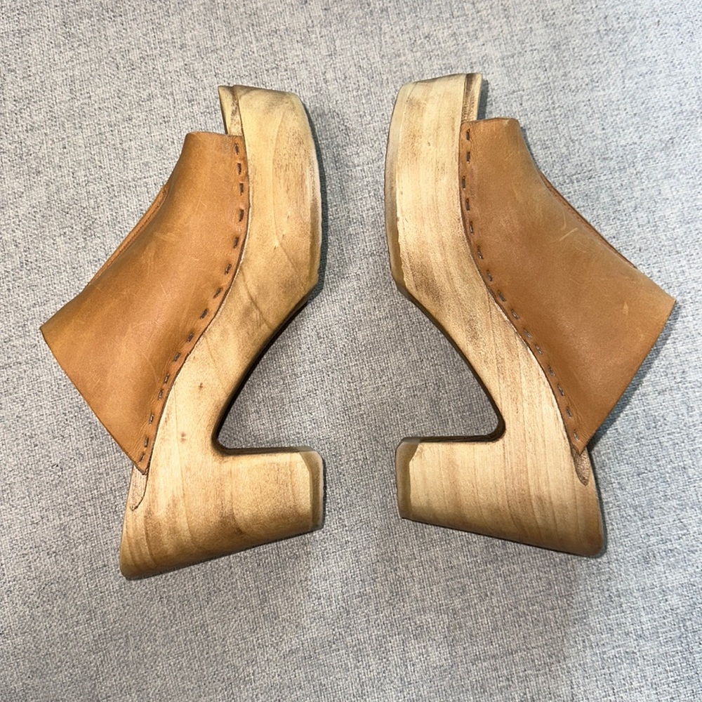 No. 6 Clogs size 38